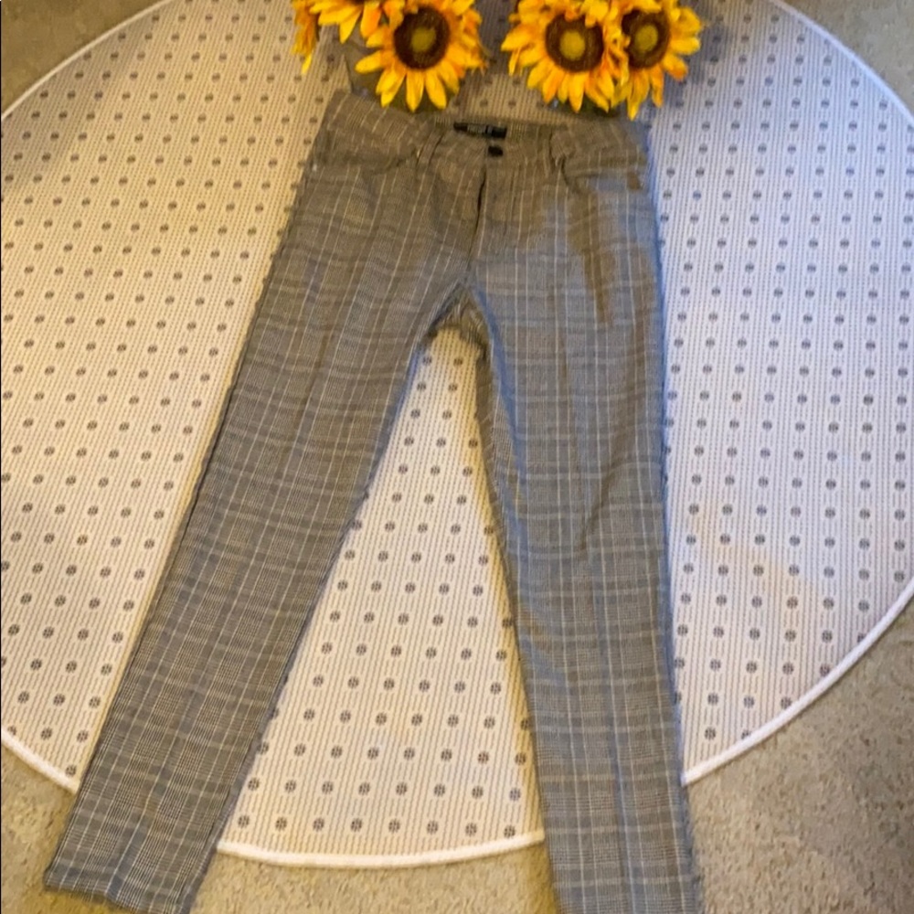 Forever 21 Men’s Size Medium plaid pants